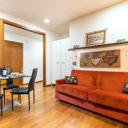 Rome As You Feel - Cozy Apartments In San Giovanni Exterior photo