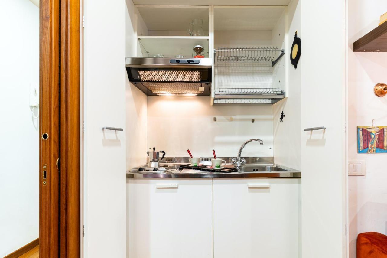 Rome As You Feel - Cozy Apartments In San Giovanni Exterior photo
