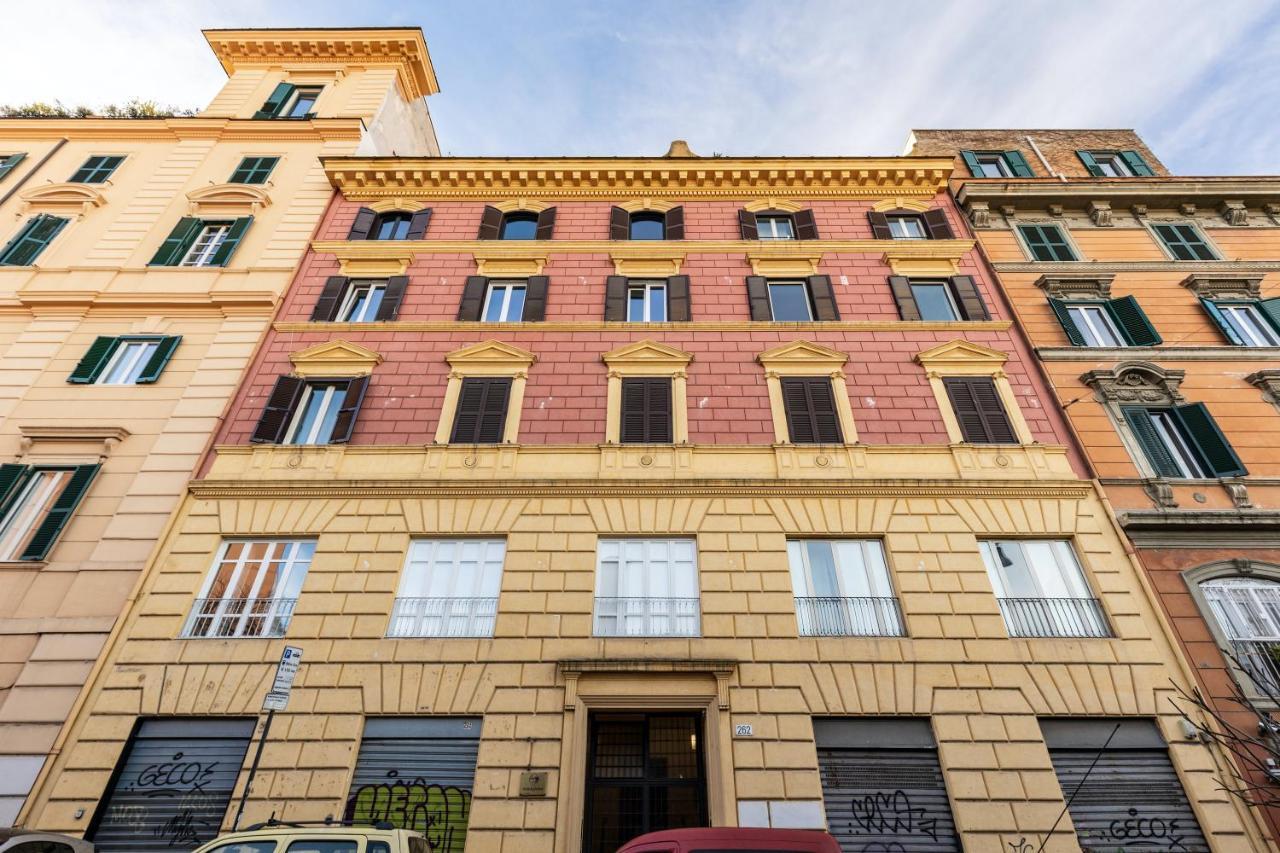 Rome As You Feel - Cozy Apartments In San Giovanni Exterior photo